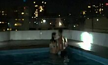 हम पूल में जोश नहीं मिटा सके, इसलिए हमने सेक्स किया